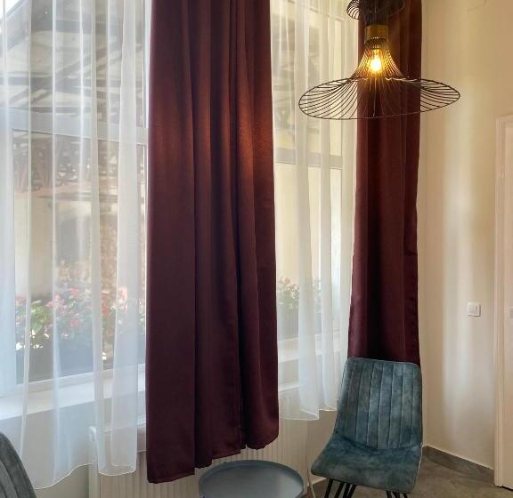 اتاق لوکس خانوادگی, Boutique Rooms With Parking