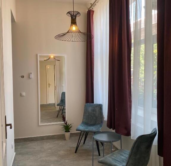 اتاق لوکس خانوادگی, Boutique Rooms With Parking