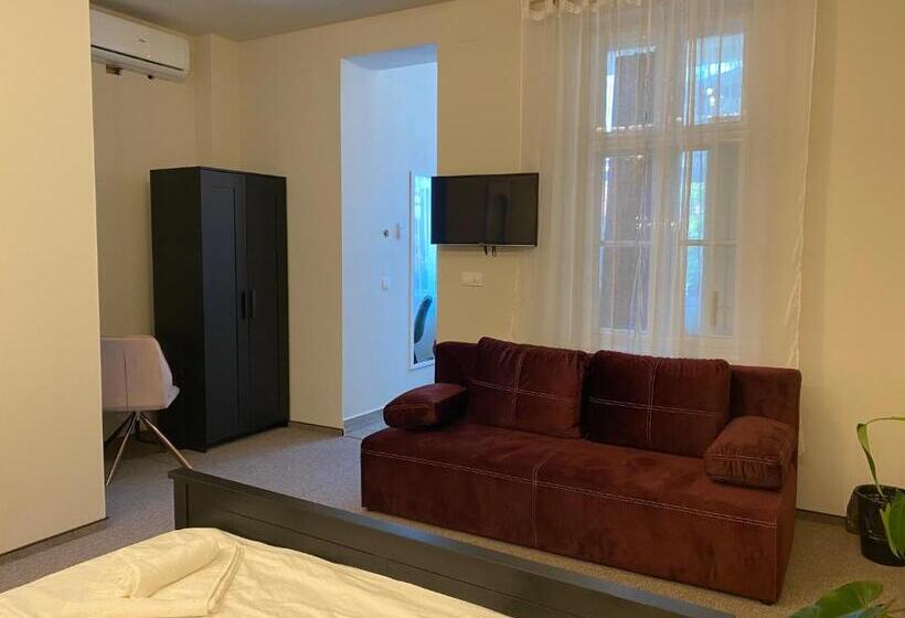 اتاق لوکس خانوادگی, Boutique Rooms With Parking