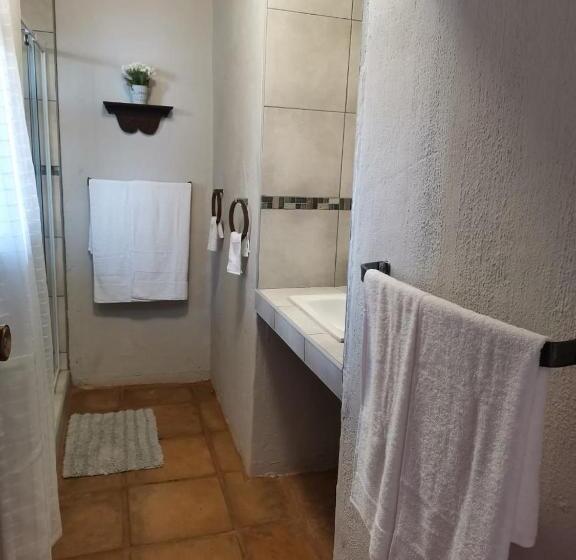 اتاق استاندارد, Mia Hills Guest House