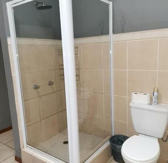 اتاق اکونومی, Mia Hills Guest House