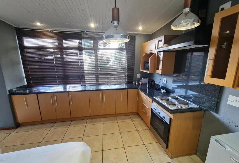 اتاق استاندارد با چشم‌انداز کوهستان, Mia Hills Guest House