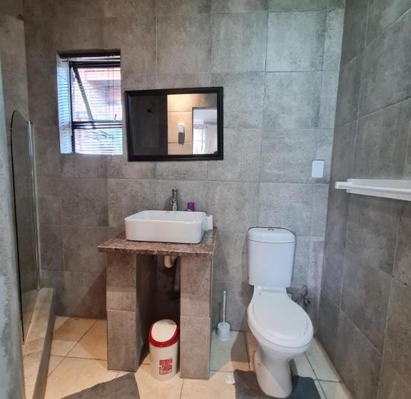 اتاق استاندارد با چشم‌انداز دریاچه, Mia Hills Guest House