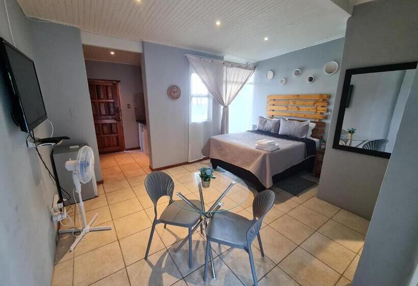 اتاق استاندارد با چشم‌انداز دریاچه, Mia Hills Guest House