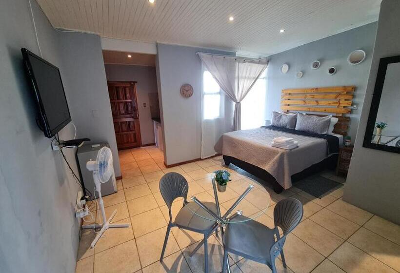 اتاق استاندارد با چشم‌انداز دریاچه, Mia Hills Guest House