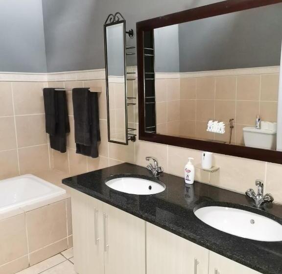 اتاق اکونومی, Mia Hills Guest House