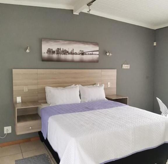 اتاق اکونومی, Mia Hills Guest House