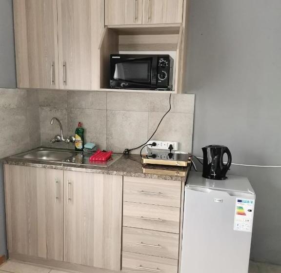 اتاق اکونومی, Mia Hills Guest House