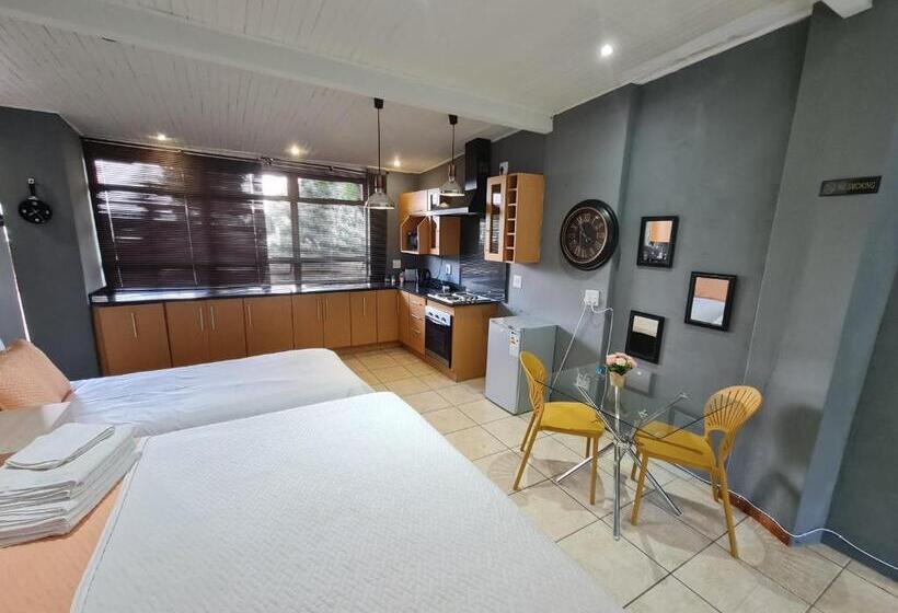 اتاق استاندارد با چشم‌انداز کوهستان, Mia Hills Guest House