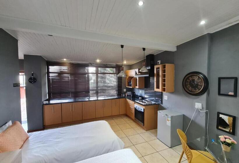 اتاق استاندارد با چشم‌انداز کوهستان, Mia Hills Guest House