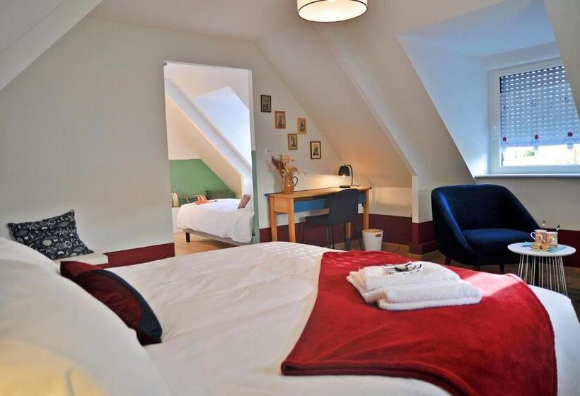 Quarto triplo standard com casa de banho exterior, Ker Embellie