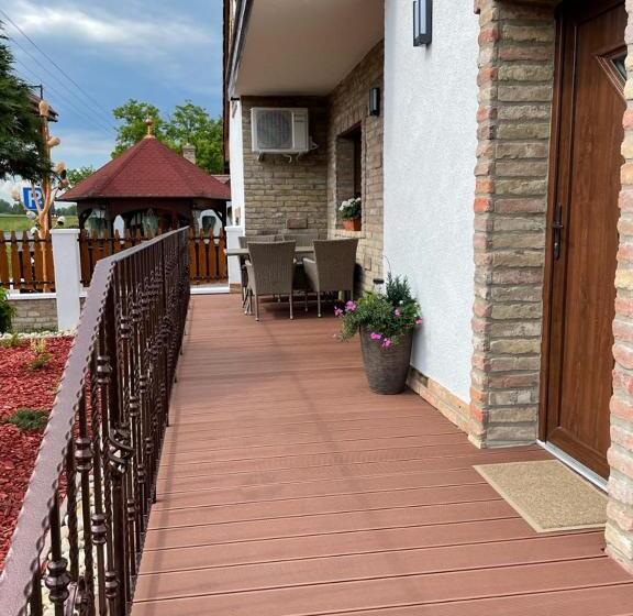 패밀리 스위트, Kukorica Csárda Apartman