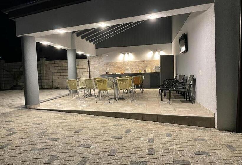 Номер Стандарт Вид на Сад, Chg Boutique