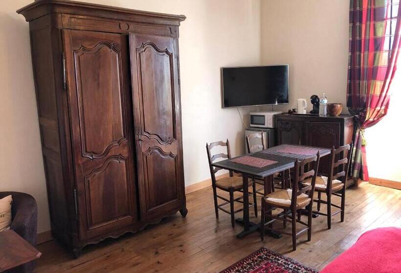 Апартаменты 2 Спальни, Ancien Hôtel Aux Moines Pierrefitte St Lo
