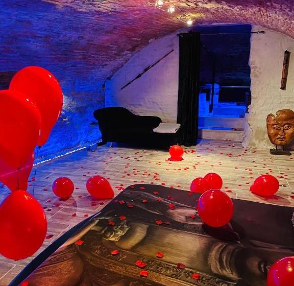 Апартаменты Deluxe 1 Спальня, Loveroom21