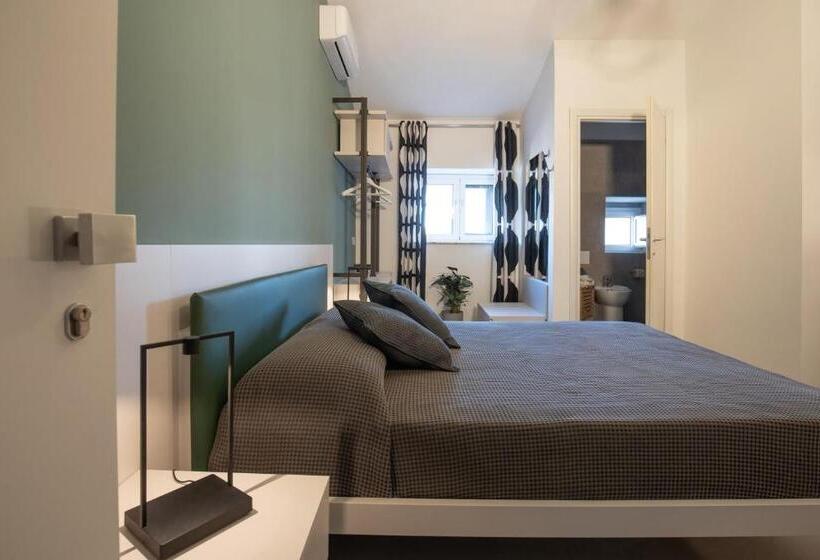 اتاق استاندارد سه نفره, Suite Inn Catania