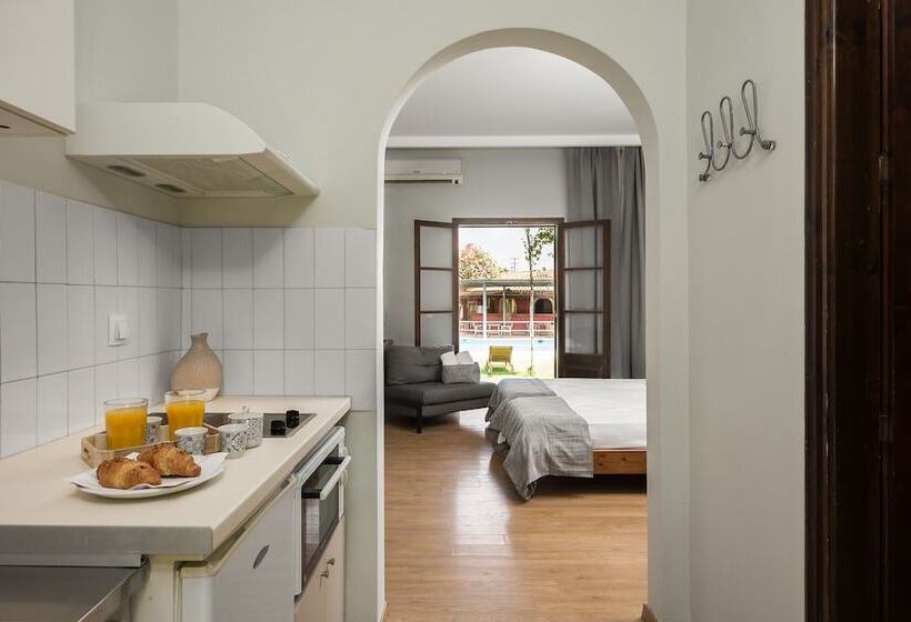 스탠다드 스튜디오, Folies Corfu Town Hotel Apartments