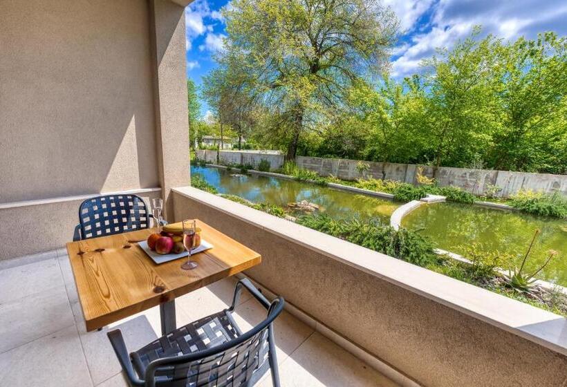스탠다드 스튜디오, Folies Corfu Town Hotel Apartments