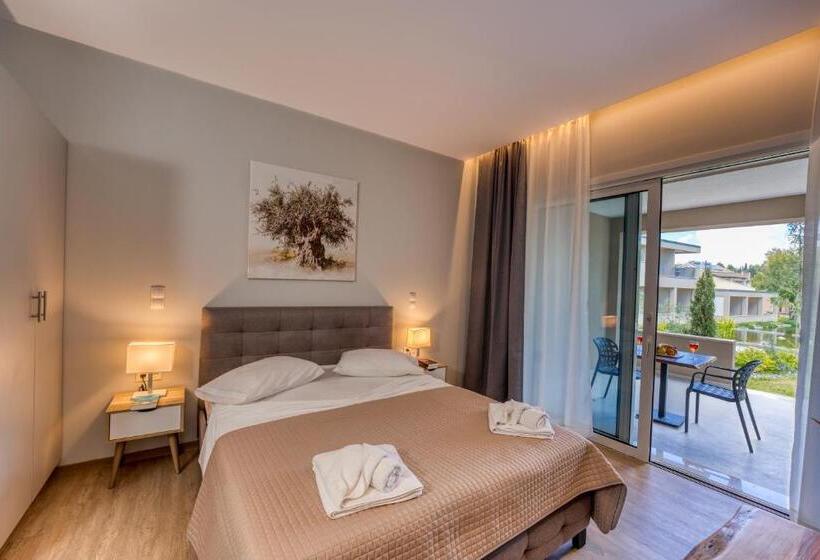 스탠다드 스튜디오, Folies Corfu Town Hotel Apartments