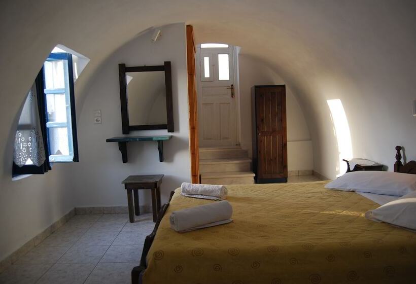 استودیوی استاندارد, Aretousa Villas