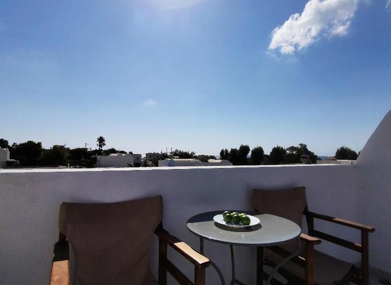 اتاق استاندارد یک نفره, Aretousa Villas