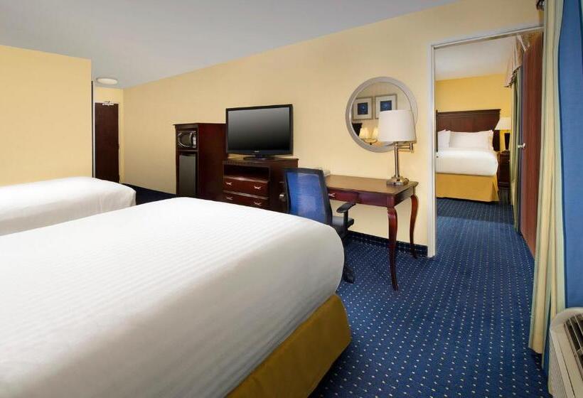 带2个卧室的套房, Holiday Inn Express & Suites San Antonio West Sea World Area, An Ihg