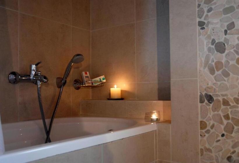 استودیوی استاندارد, Mistral