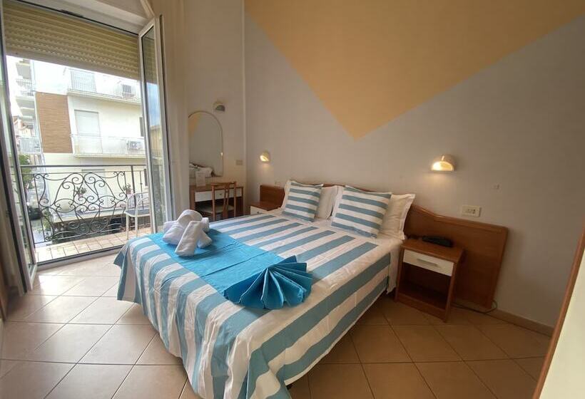 اتاق استاندارد سه نفره, Villa Caterina