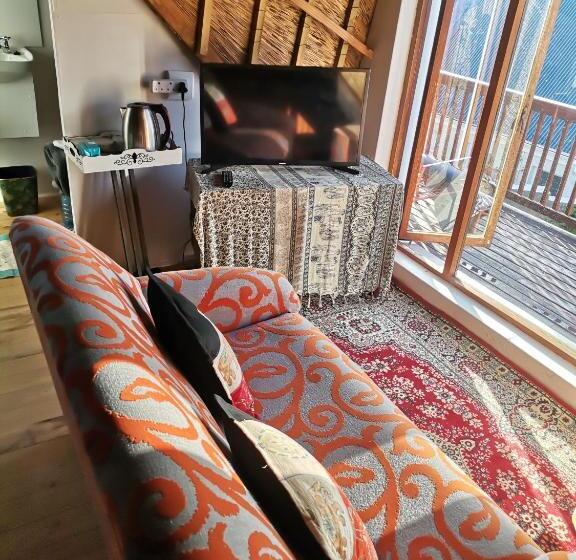 Номер Стандарт Вид на Море, Chilli Moon B&b