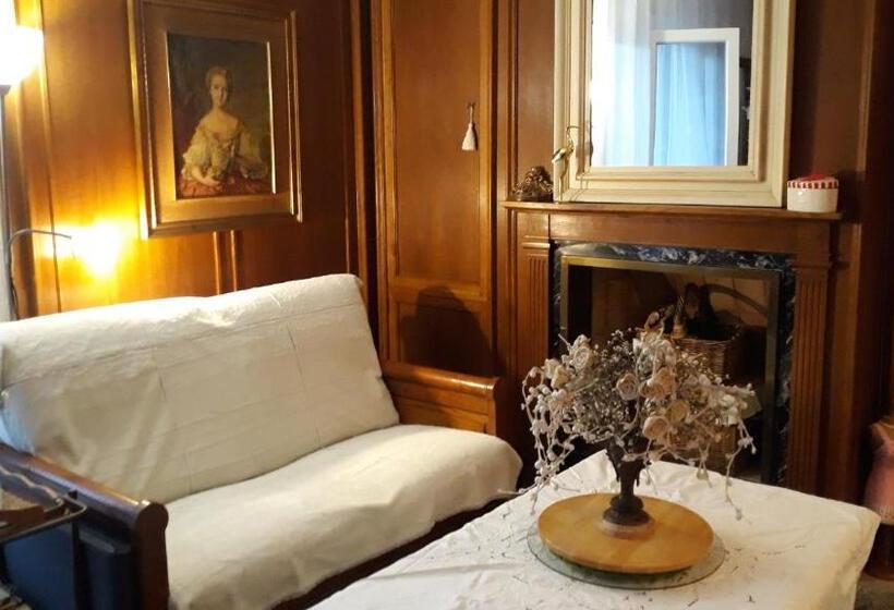 스탠다드 룸, Chambres D Hôtes Chez Catherine A Reus Chambre De Paris Avec Salle De Bains Privée