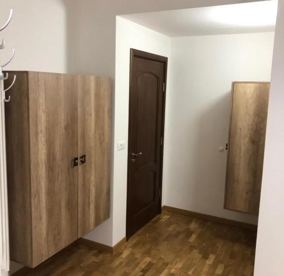 اتاق لوکس با تخت بزرگ, Vila Loft Cube