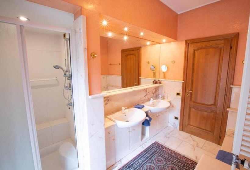Номер Стандарт, Villa Grande Con Stanze, Bagni E Giardino