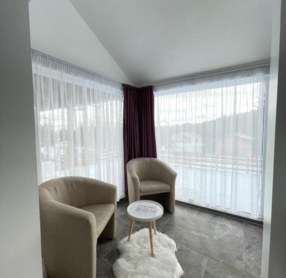 آپارتمان 1 خوابه, Red Family Apartments