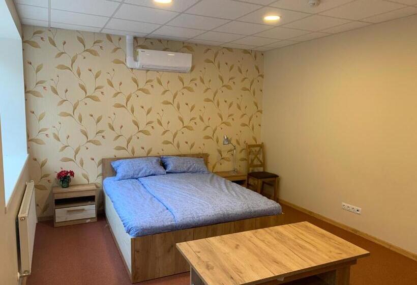 اتاق اکونومی, Motel Minerva