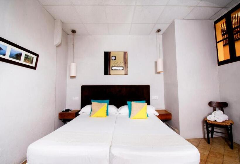 اتاق استاندارد, S´hostal D´esporles