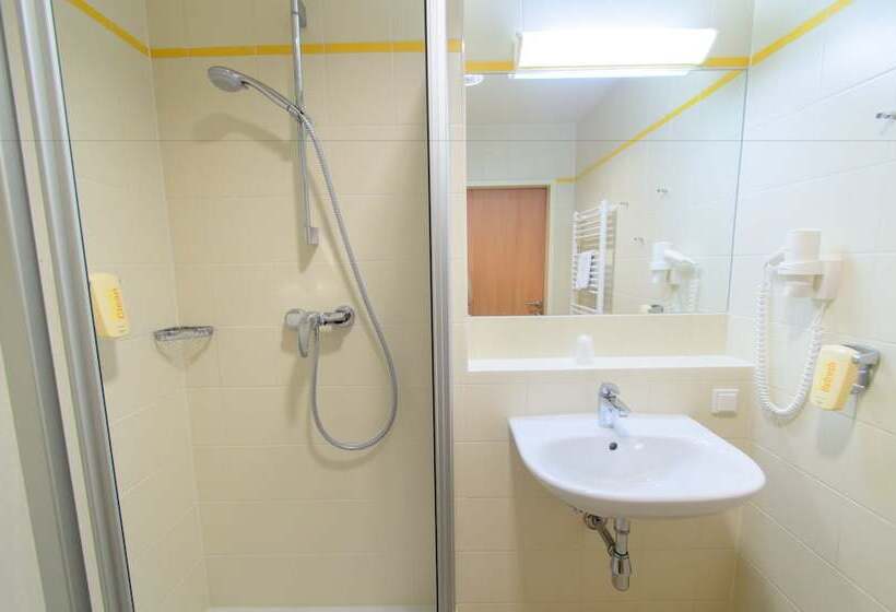 Номер Стандарт Трехместный, Jufa Hotel Donnersbachwald