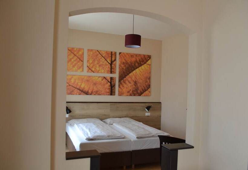 Номер Стандарт Трехместный, Jufa Hotel Fürstenfeld