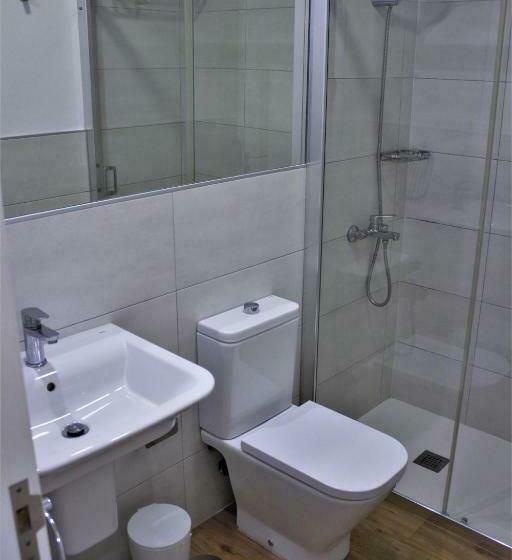 דירת חדר, Atlantic Apartments