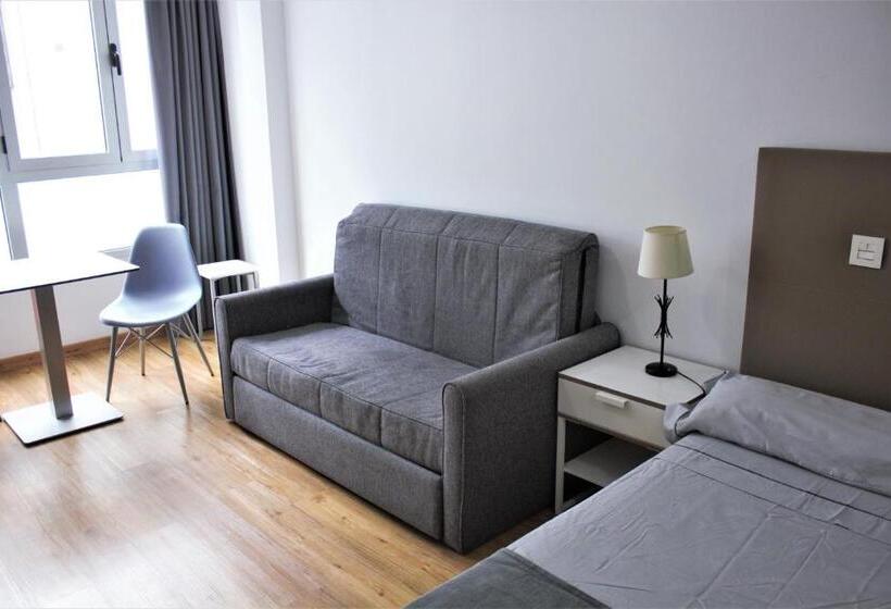 דירת חדר, Atlantic Apartments