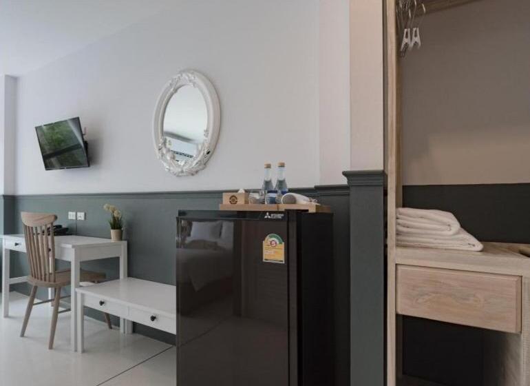 اتاق لوکس, Chanita Hotel Chumphon