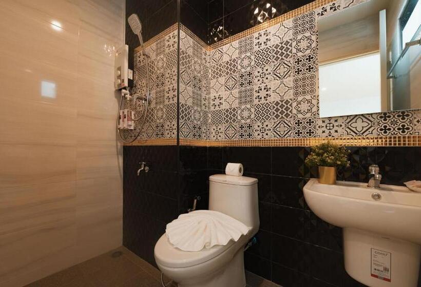 اتاق استاندارد سه نفره, Chanita Hotel Chumphon