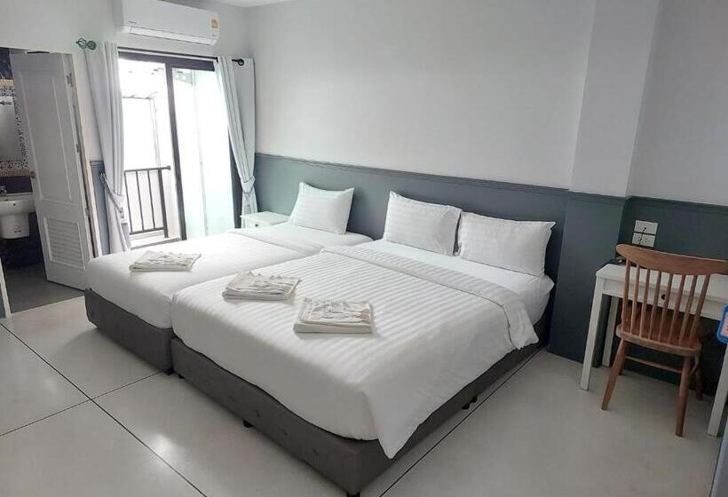 اتاق استاندارد سه نفره, Chanita Hotel Chumphon