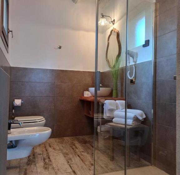 חדר דלוקס לשלושה, Le Zampolle B & B