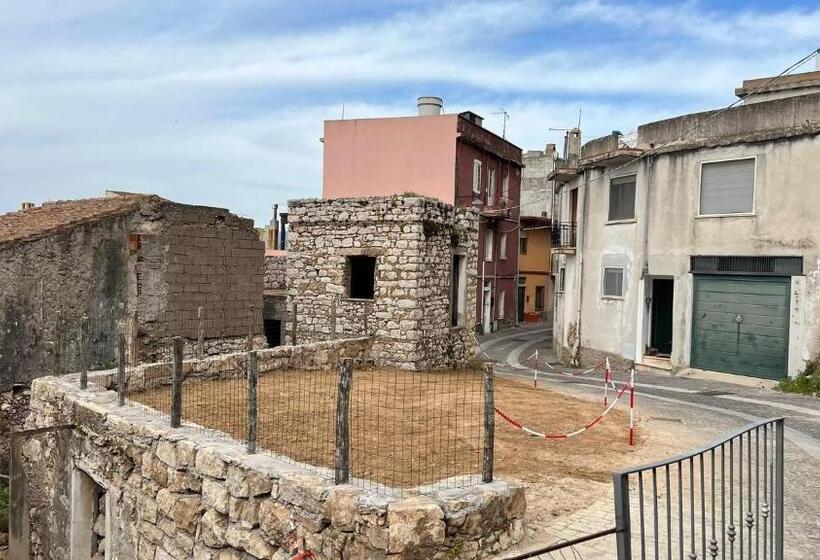 Standard Szoba, Fund E Monte