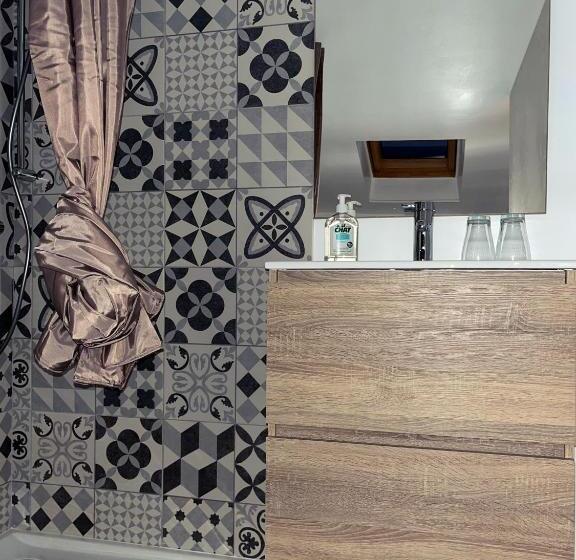 Семейный Номер, Maison D Hôtes City Break Miradour