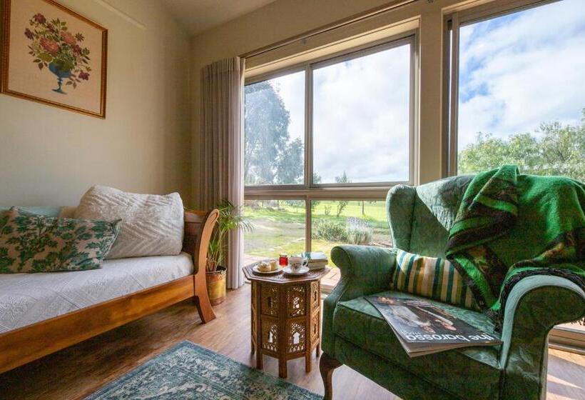 Стандартный Номер Кровать Кинг, Meander Retreat   The Green Room