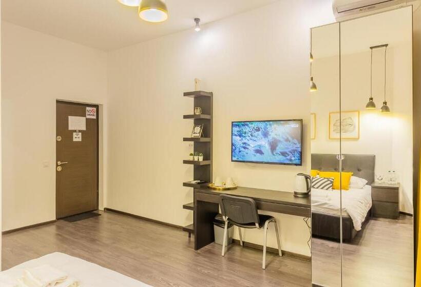سوئیت با بالکن, Château: Upscale Suites In Bucharest S Historical Center!