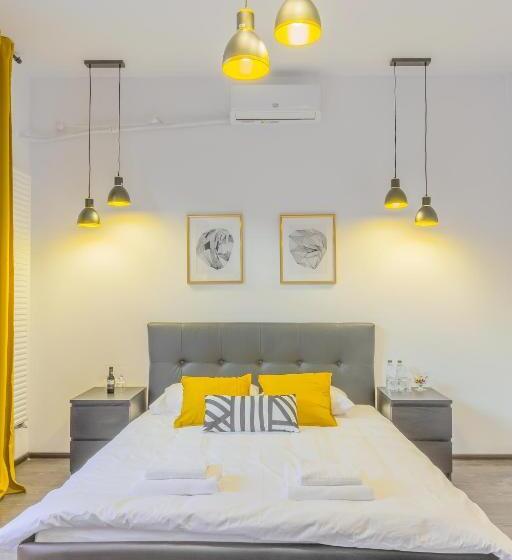سوئیت با بالکن, Château: Upscale Suites In Bucharest S Historical Center!
