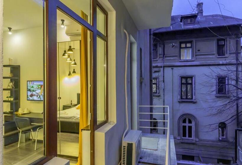 سوئیت با بالکن, Château: Upscale Suites In Bucharest S Historical Center!