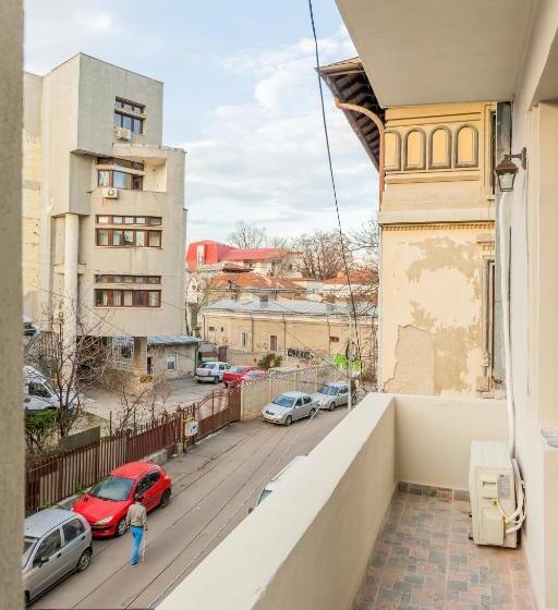سوئیت با بالکن, Château: Upscale Suites In Bucharest S Historical Center!